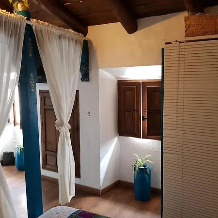 Con Bano Y Entrada Independiente. Apartment *
