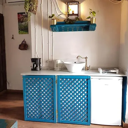 Apartment Con Bano Y Entrada Independiente. *